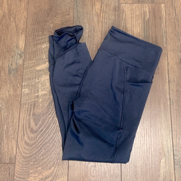 All in motion ankle leggings, cute cut out on the ankles. - Picture 3 of 3